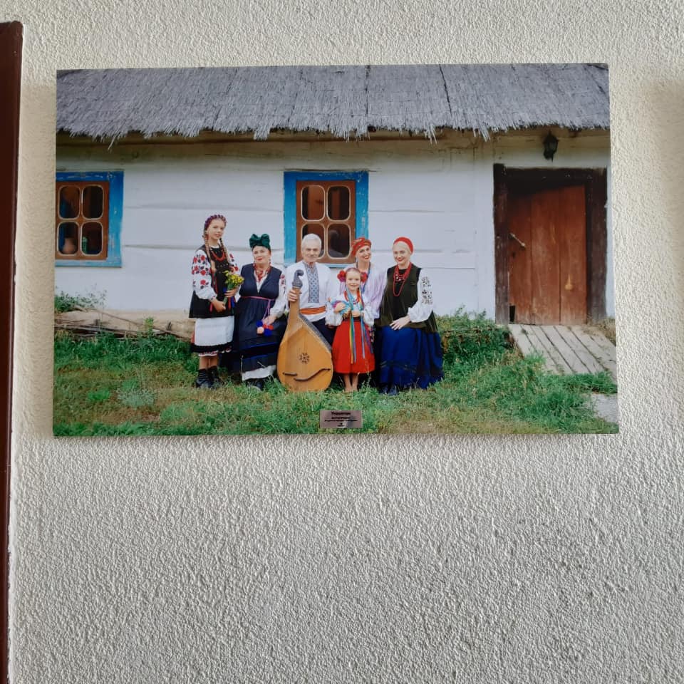 В Госкомнаце Крыма открыли фотовыставку в честь реабилитированных народов [фото]
