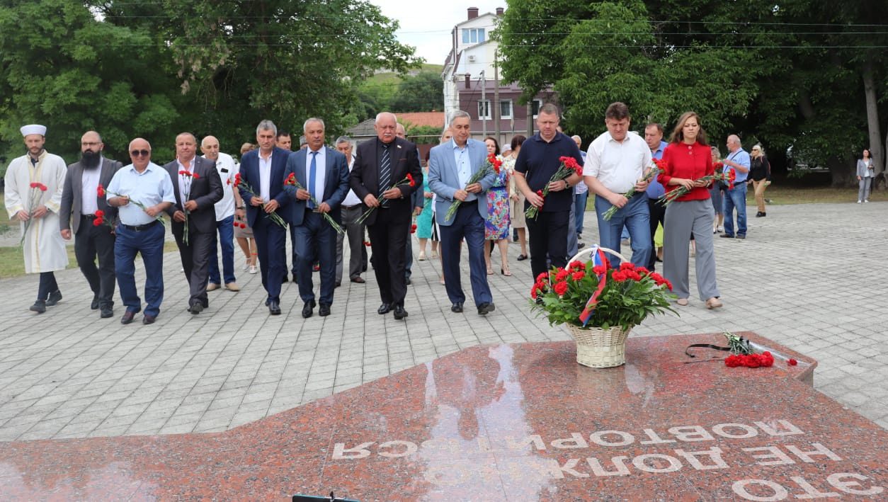В День памяти жертв депортации в Крыму презентовали архивные документы