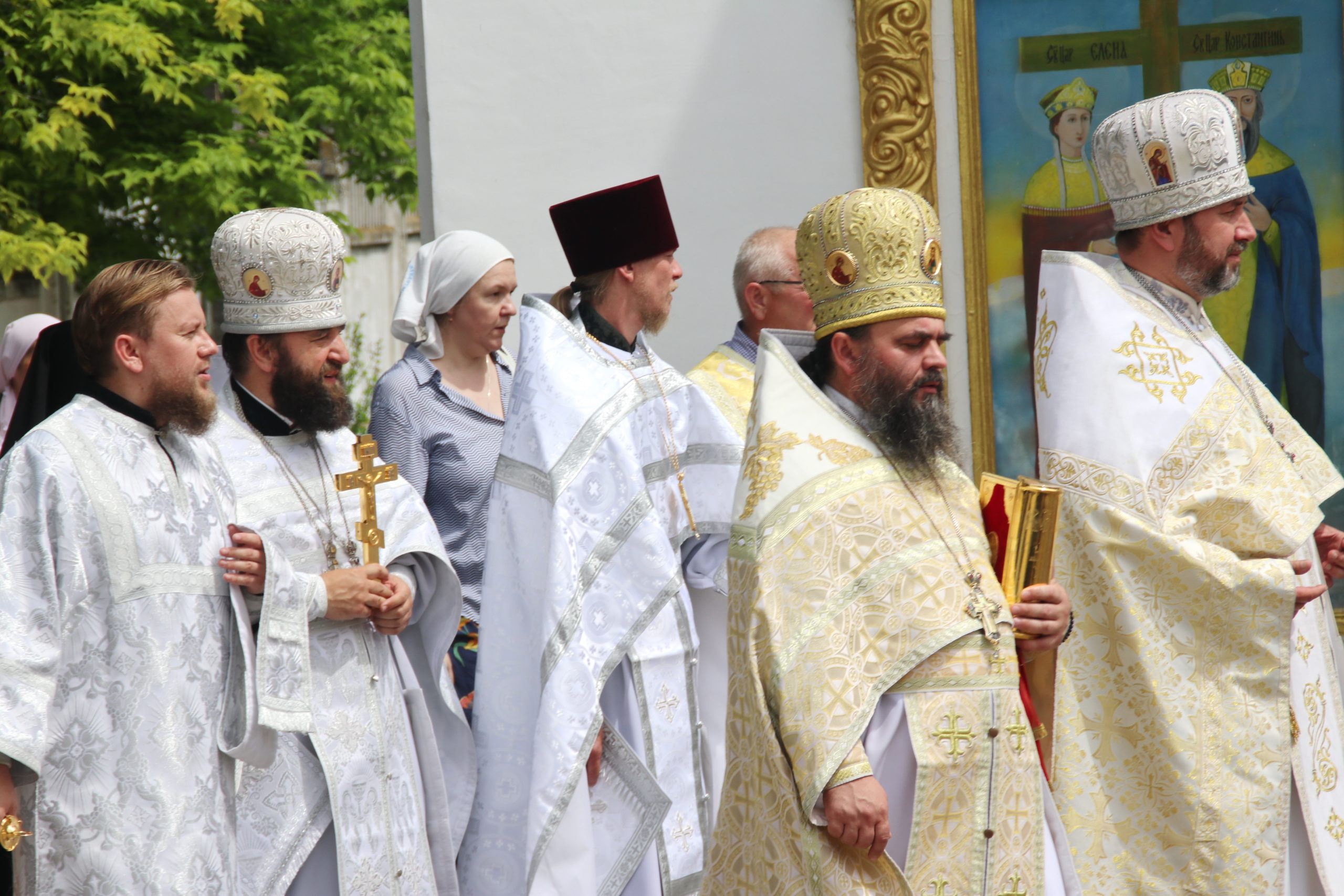 В Крыму отпраздновали День святых Константина и Елены
