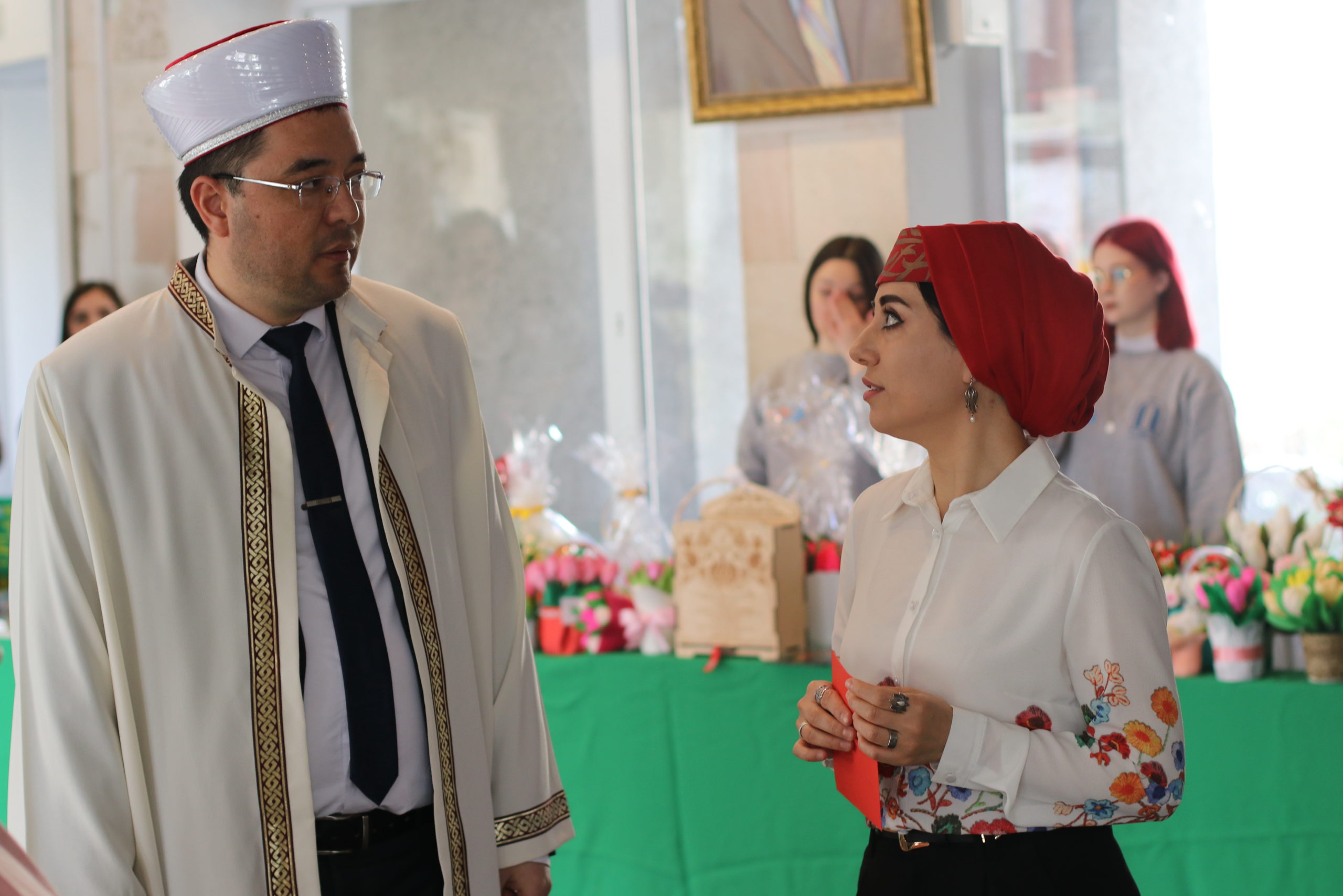 В Симферополе проходит благотворительная акция «Тюльпан милосердия»