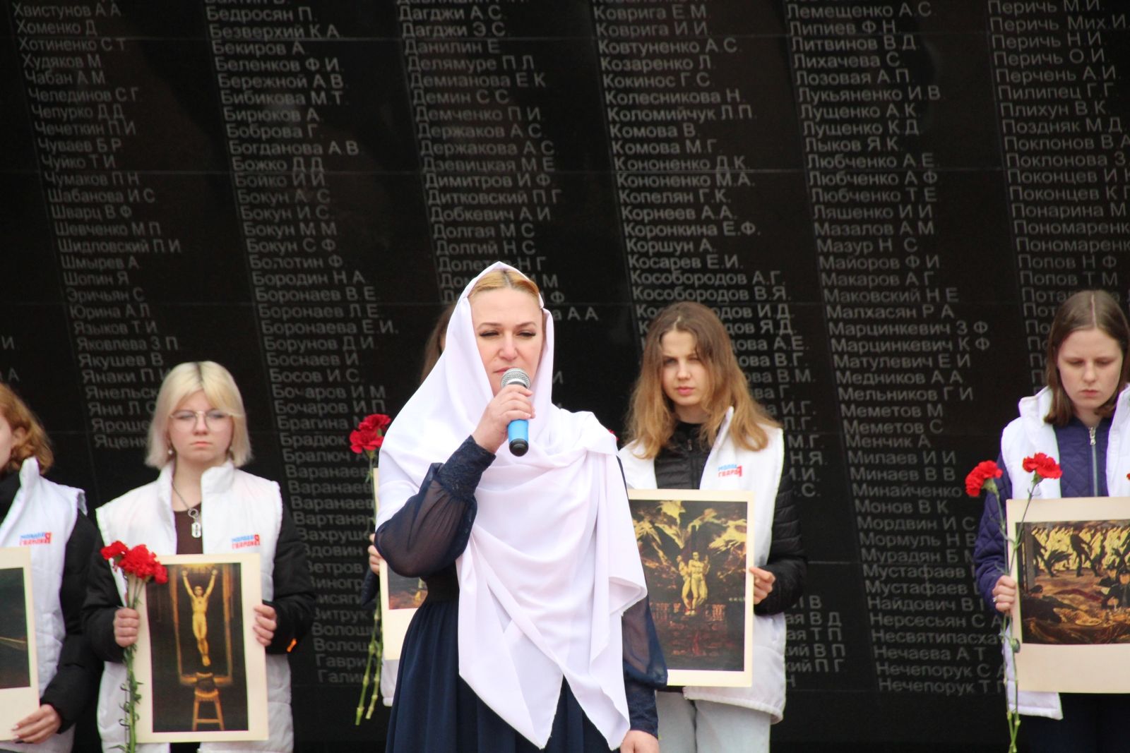 В Симферополе почтили память жертв трагедии в деревне Хатынь