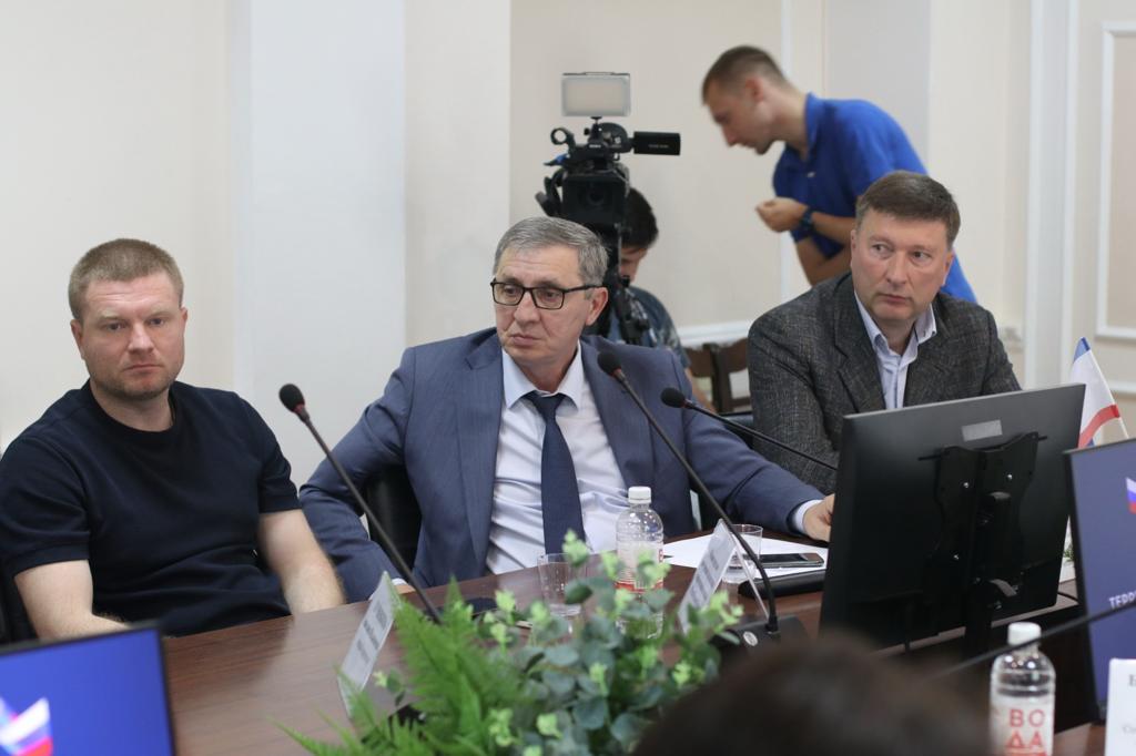 В Симферополе состоялся круглый стол на тему «Республика Крым – территория межнационального согласия»