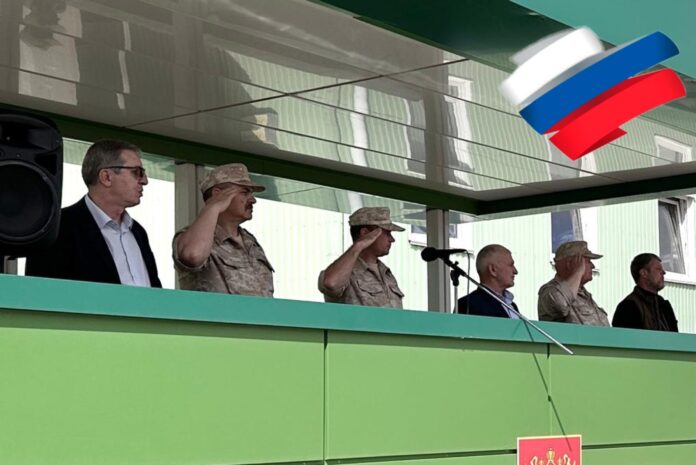 Участники Крымской межнациональной миссии поздравили военнослужащих с Днём России