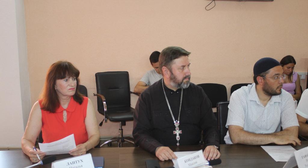 В Госкомнаце Крыма состоялось совещание по вопросам реализации госнацполитики