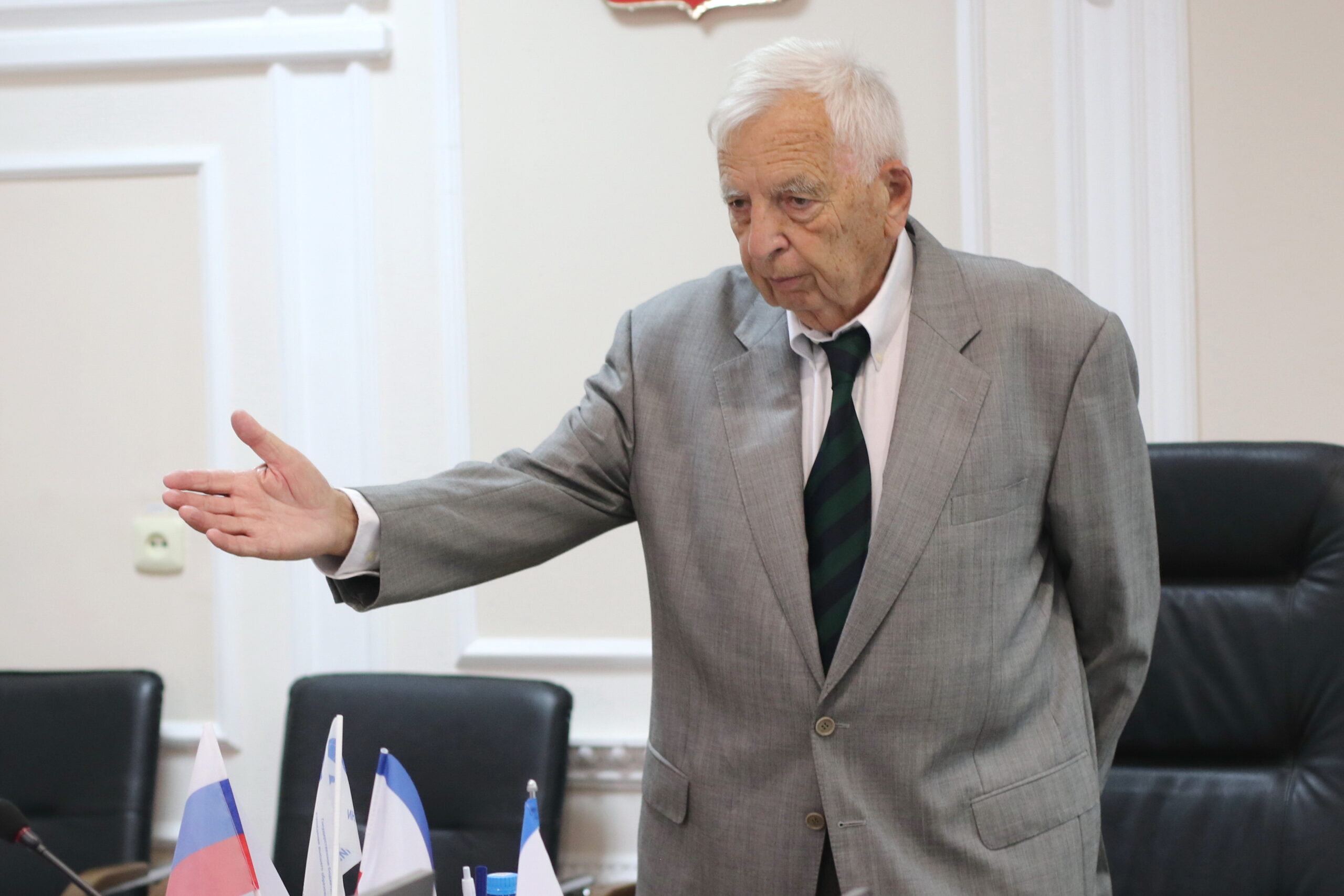 Посол мира. В Крыму приветствовали внука легендарного Семёна Дувана