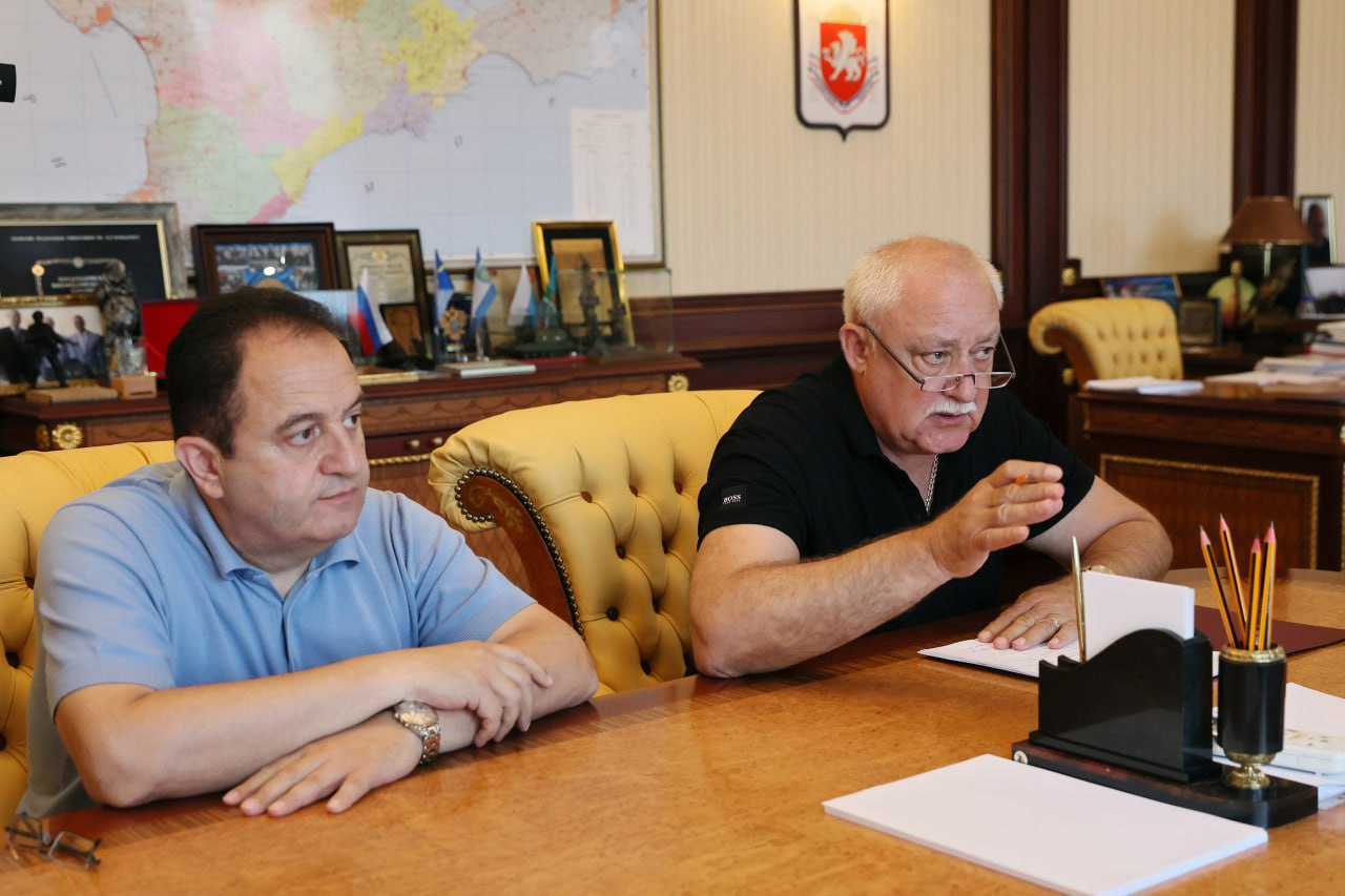Глава Крыма пообщался с руководителями национальных общин