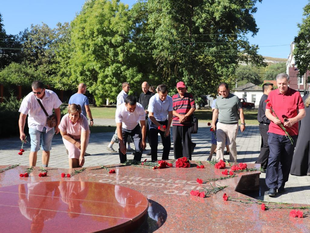 В Симферополе почтили память депортированных немцев