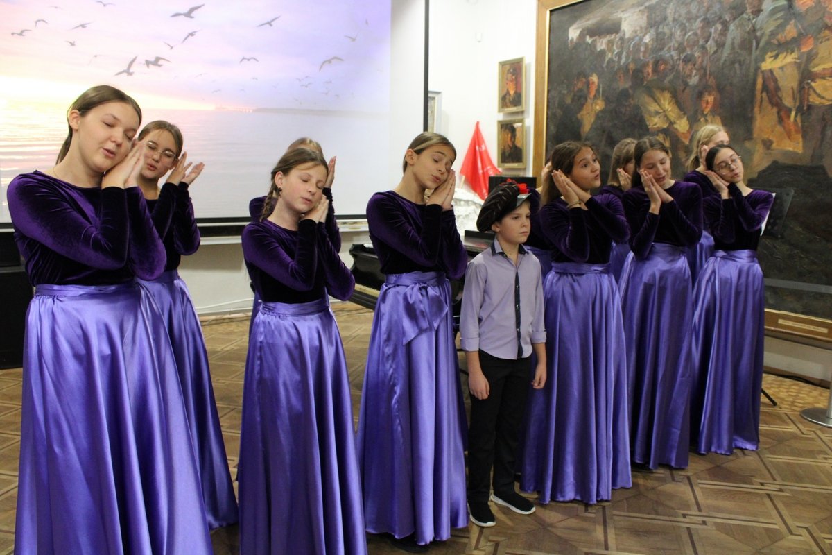 Крымский этнографический музей привёз в Керчь выставку «Народы Крыма»