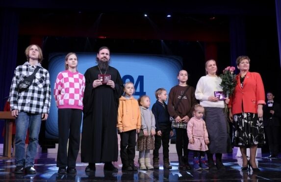 Семья – сердце России. В Крыму официально открыли Год семьи