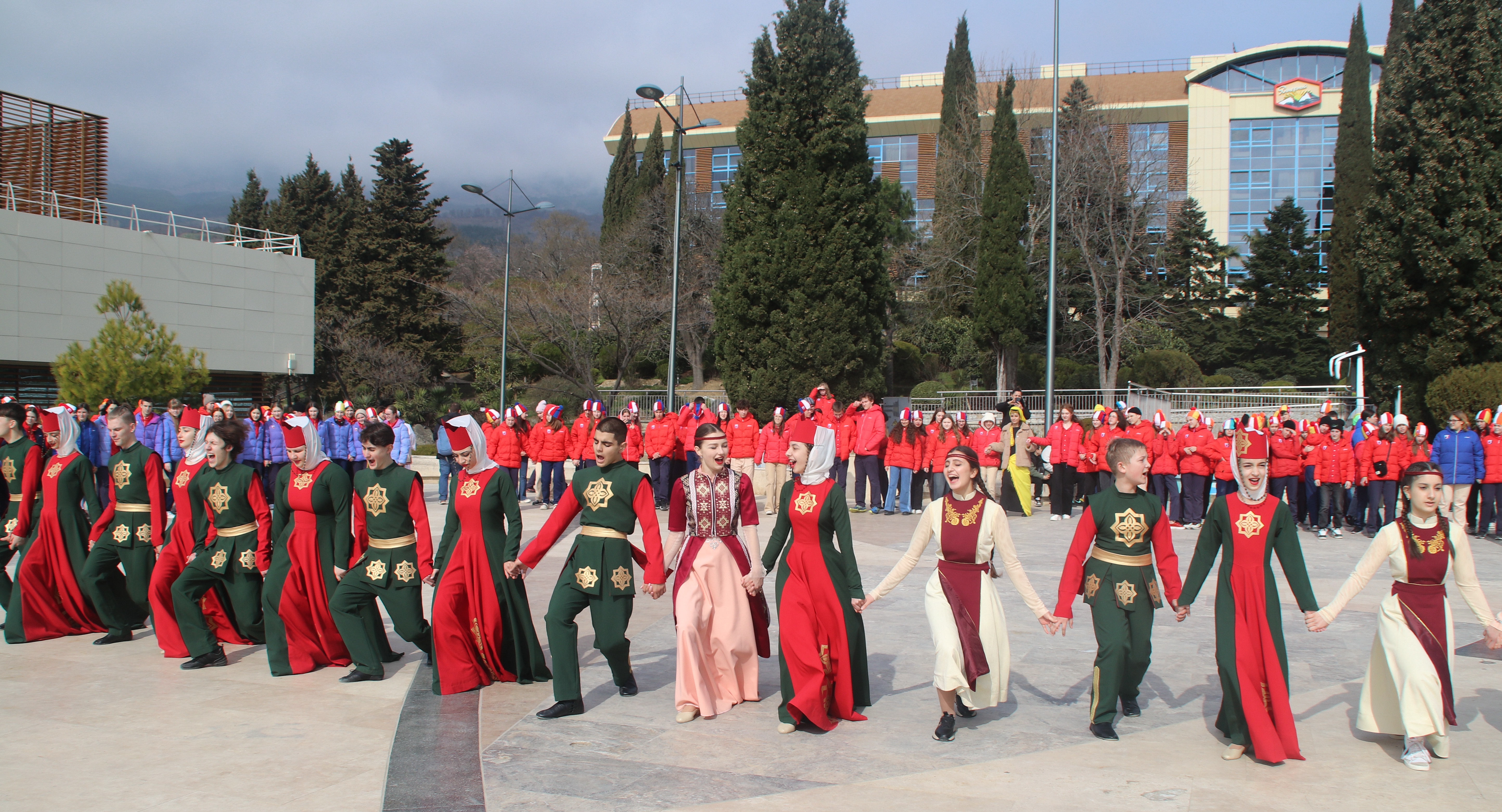 В День освобождения Болгарии «Артек» собрал вместе народы России